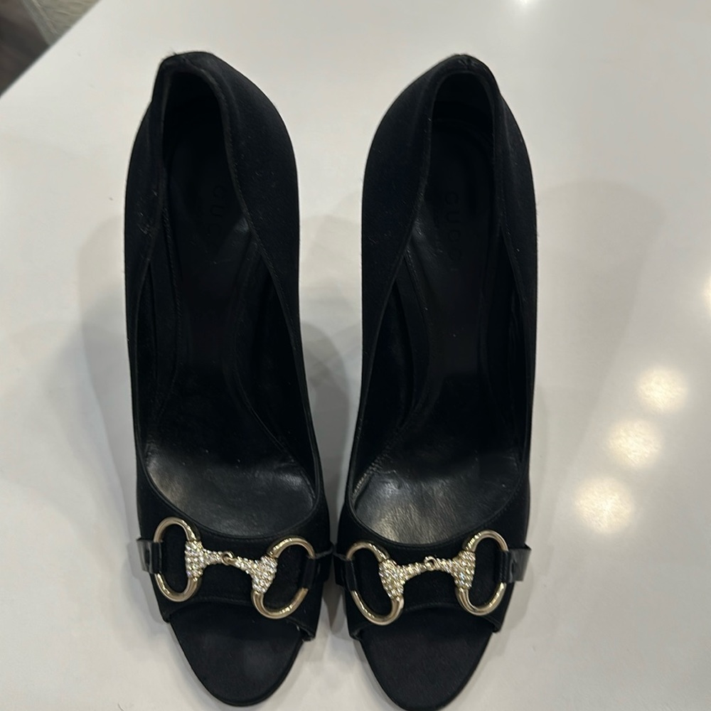 Authentic Gucci black, peep Toe, Satin, high heel Size 8 with rhinestone Jewelry